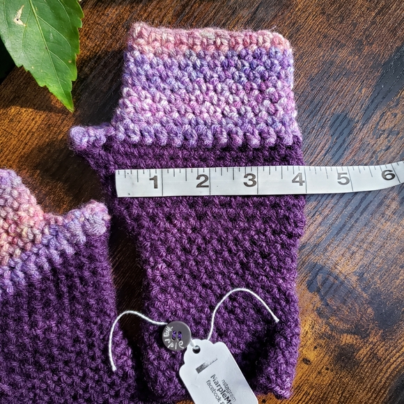 NWT* Handmade Fingerless gloves💜 super soft acrylic, MarpleMade Designs, plum - Picture 5 of 7